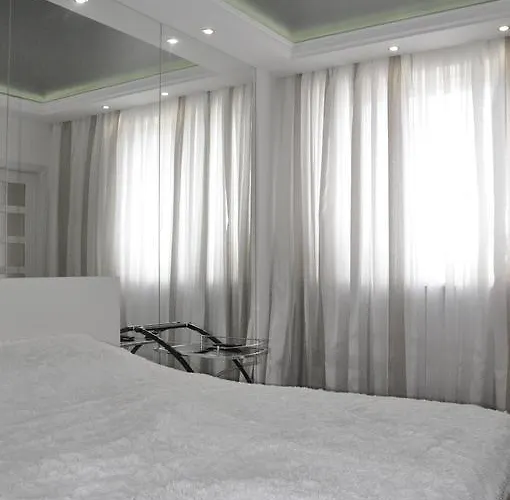 Apartment Fireplace On Puliuia 40 Lviv